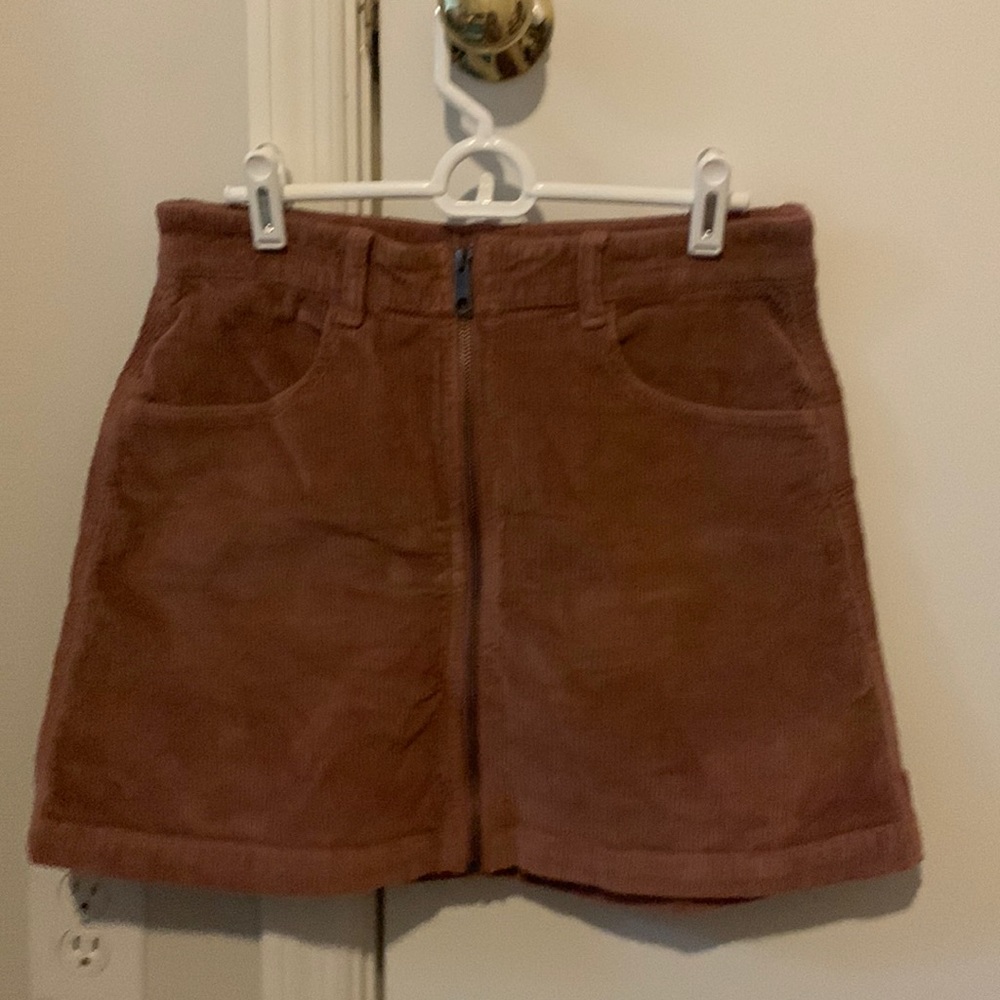 Mauve corduroy mini skirt from American Eagle, size 8